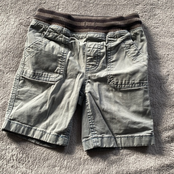 Bundle of 4 Boys’ Shorts Size 5 - Picture 2 of 9